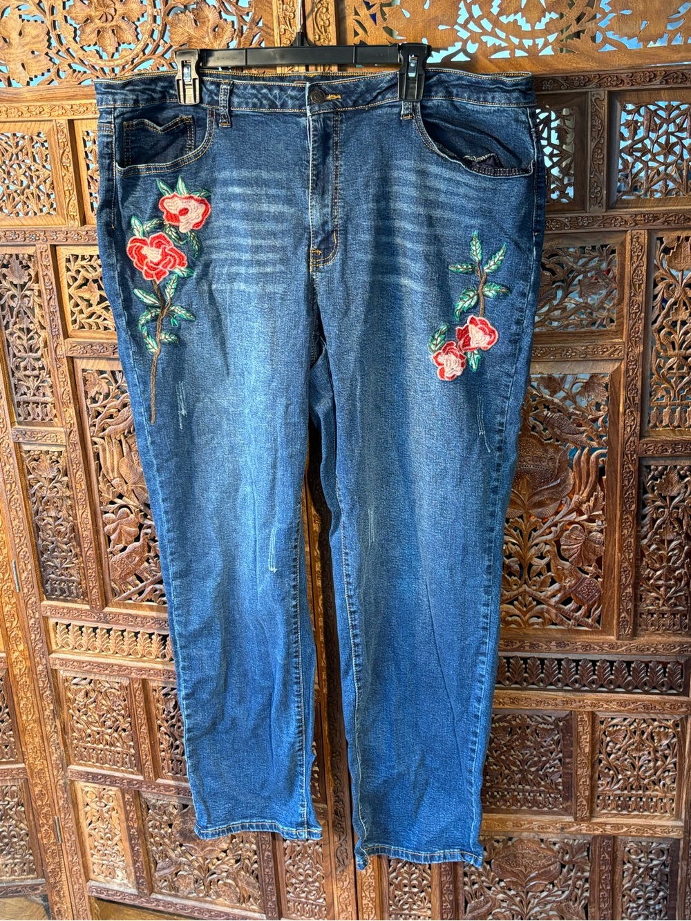 L&B Dark Blue Straight-Leg Jeans with Red Floral Embroidery